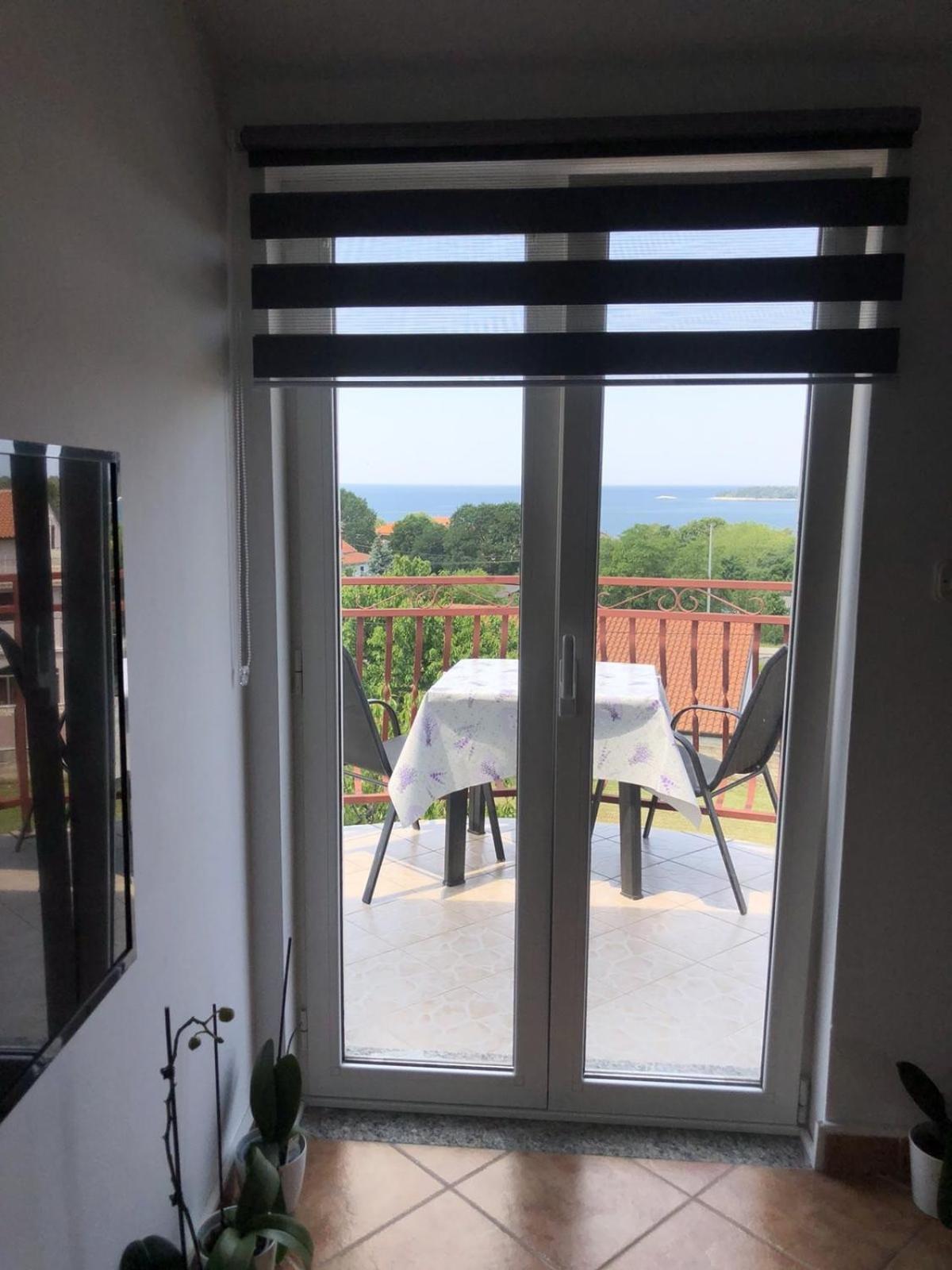 Apartman Sara โรวีน ภายนอก รูปภาพ