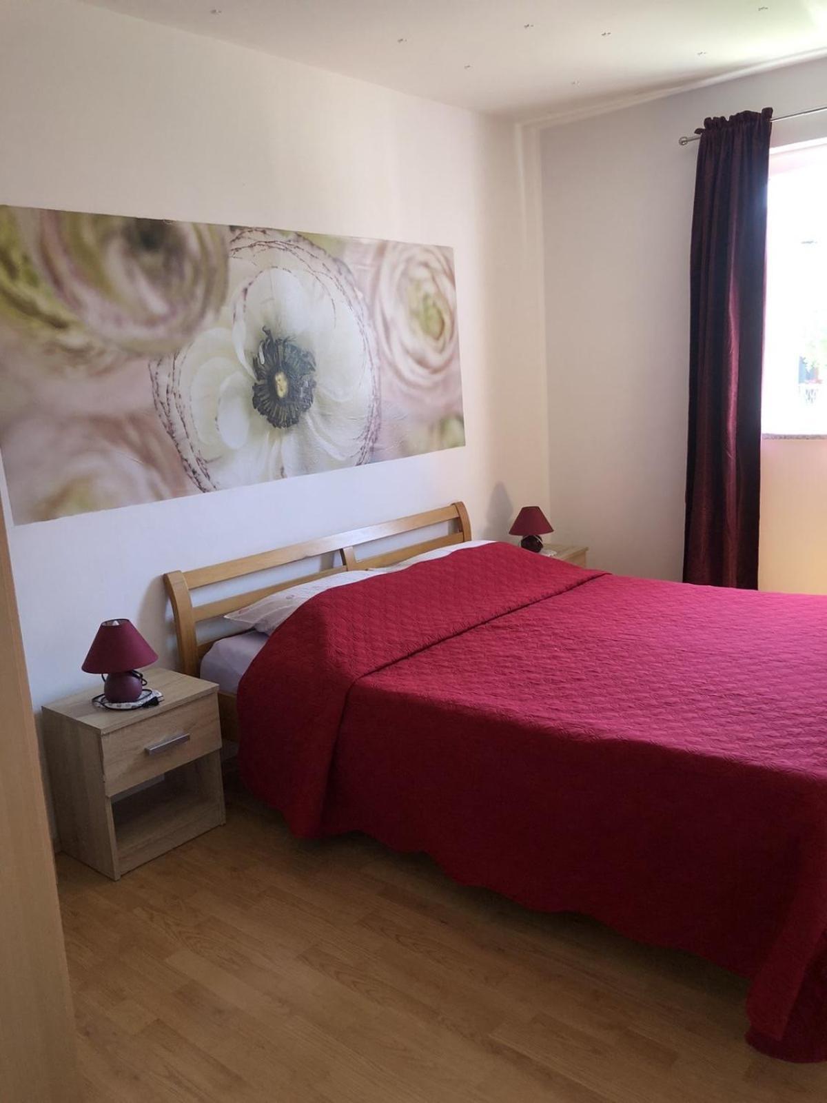 Apartman Sara โรวีน ภายนอก รูปภาพ