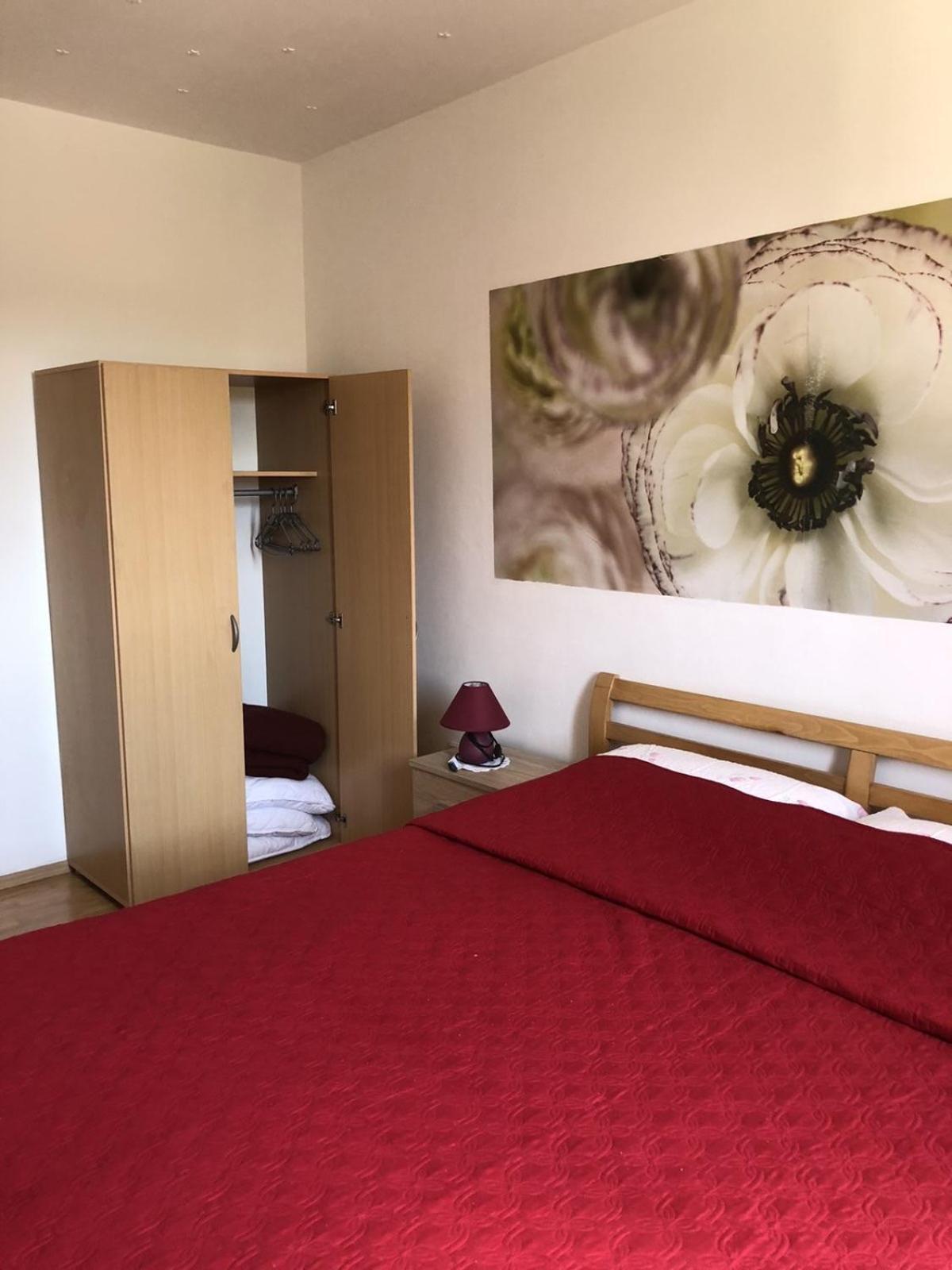 Apartman Sara โรวีน ภายนอก รูปภาพ