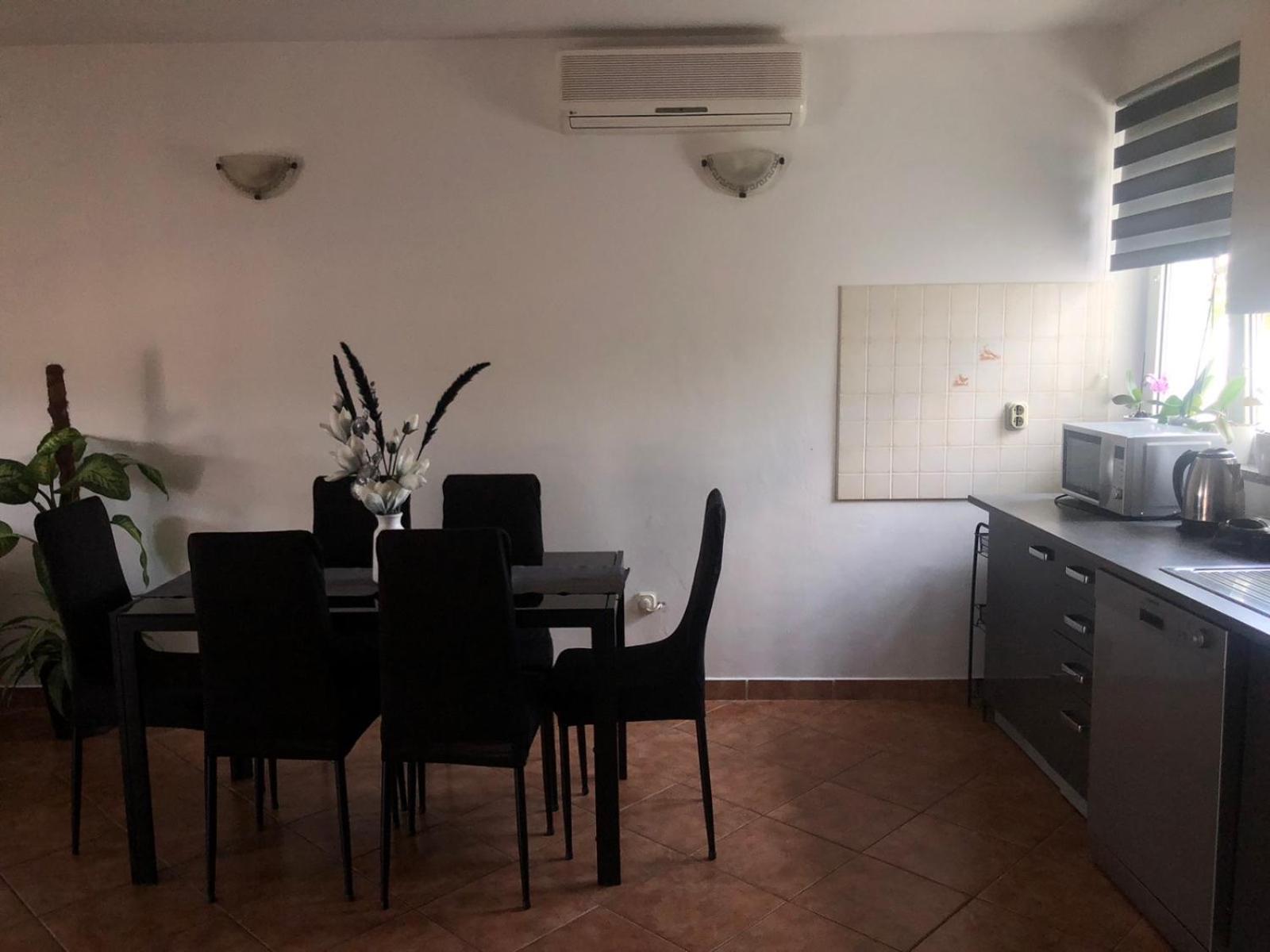 Apartman Sara โรวีน ภายนอก รูปภาพ